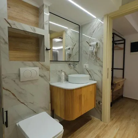 Kosteli 3*
